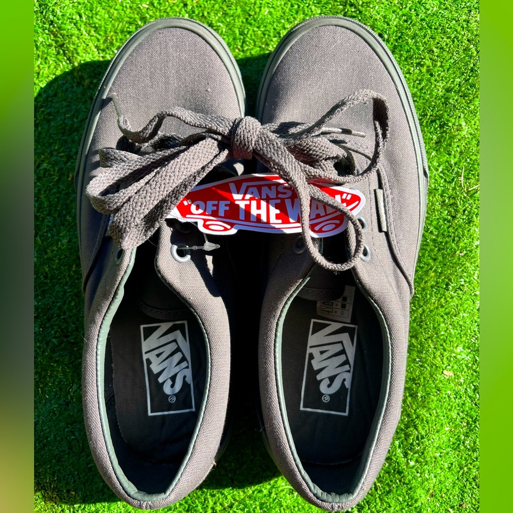 Women’s VANS sneaker size 5 - BNWT